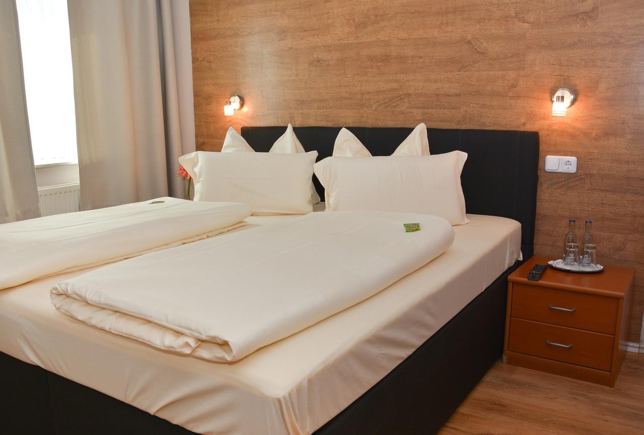Hotel Am Vogelsang 盖沃尔斯贝格 外观 照片